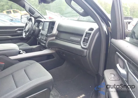 2022 Ram 1500 Big Horn 4X4 5'7 Box z USA, uszkodzony, nr VIN 1C6RRFFG8NN365239